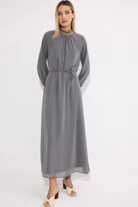 DİK YAKA ŞİFON ELBİSE