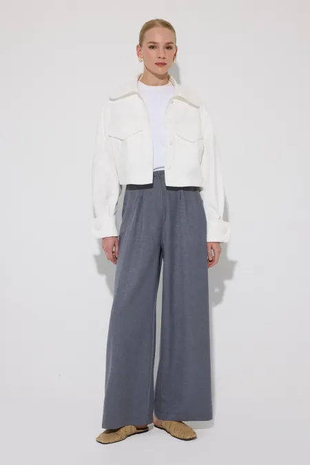 PANTALON À POCHES PLISSÉES