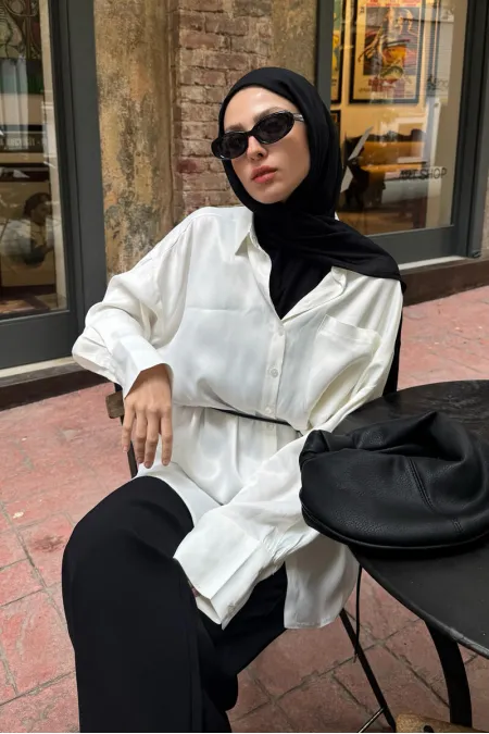 CHEMISE EN SATIN COUPE DÉCONTRACTÉE