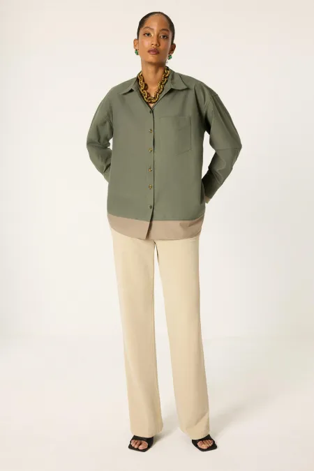 CHEMISE EN POPLINE DE COULEURS CONTRASTÉES