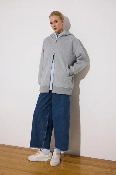 HOODED SWEATSHIRT WITH ZIPPER DETAIL