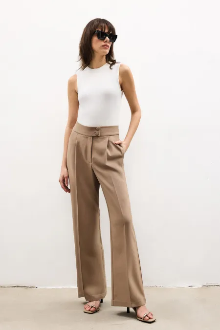 body à col de vélo et boutons-pression