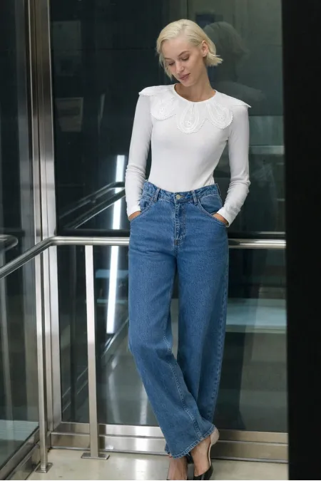 YAKASI DANTELLİ ÇITÇITLI BODY