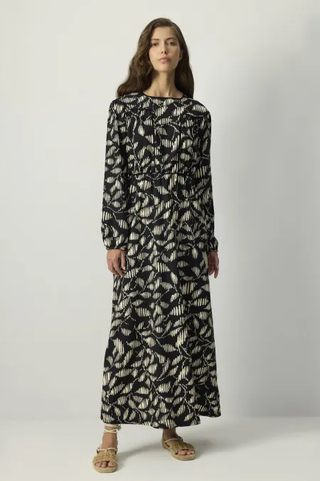 BELİ LASTİKLİ DESENLİ ELBİSE