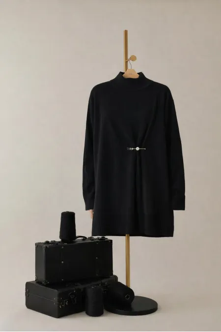 KNITTED TUNIC WITH ACCESSORIES