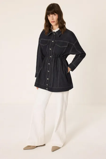 VESTE EN JEAN AVEC DÉTAILS DE SURPIQÛRES