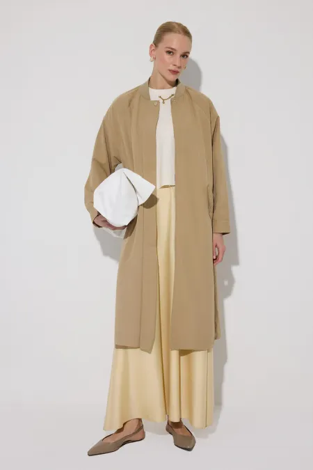 Maxi-size trench coat