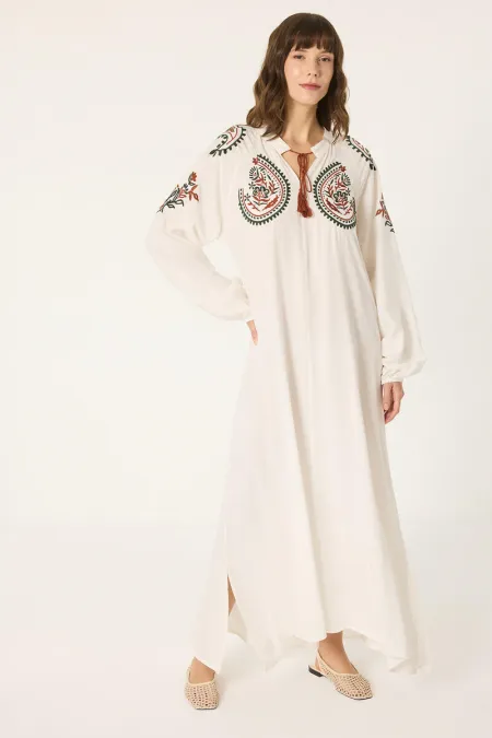 ROBE EN VISCOSE BRODÉE