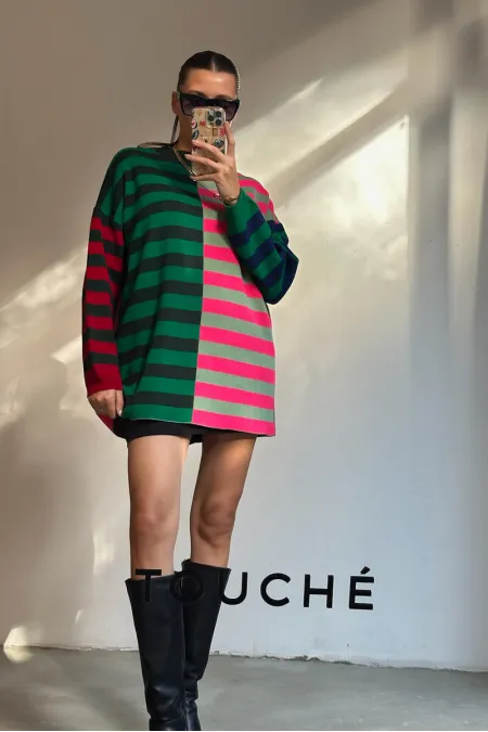 PULL EN MAILLE À RAYURES BLANCHES