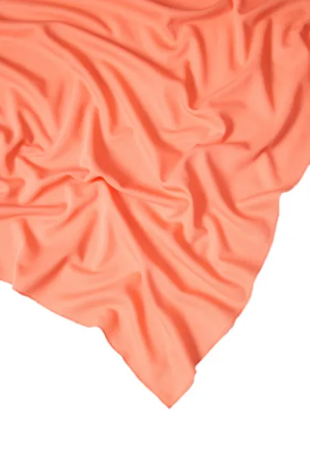 CHÂLE EN MOUSSELINE TRICOTÉE