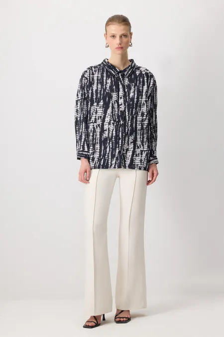CHEMISE EN VISCOSE À MOTIFS CHEMISE EN VISCOSE À MOTIFS