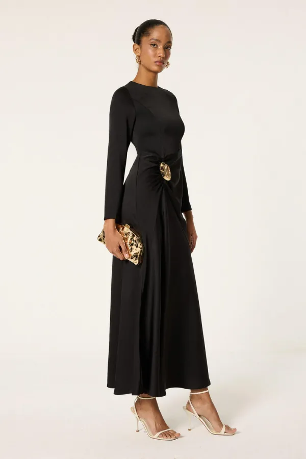 SATIN DRESS WITH BROOCH DETAIL SATIN DRESS WITH BROOCH DETAIL