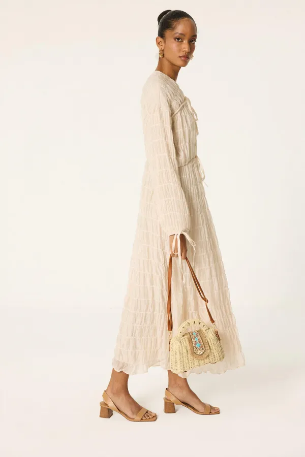 ROBE SPÉCIALE REMBOURRÉE ET FRONCÉE