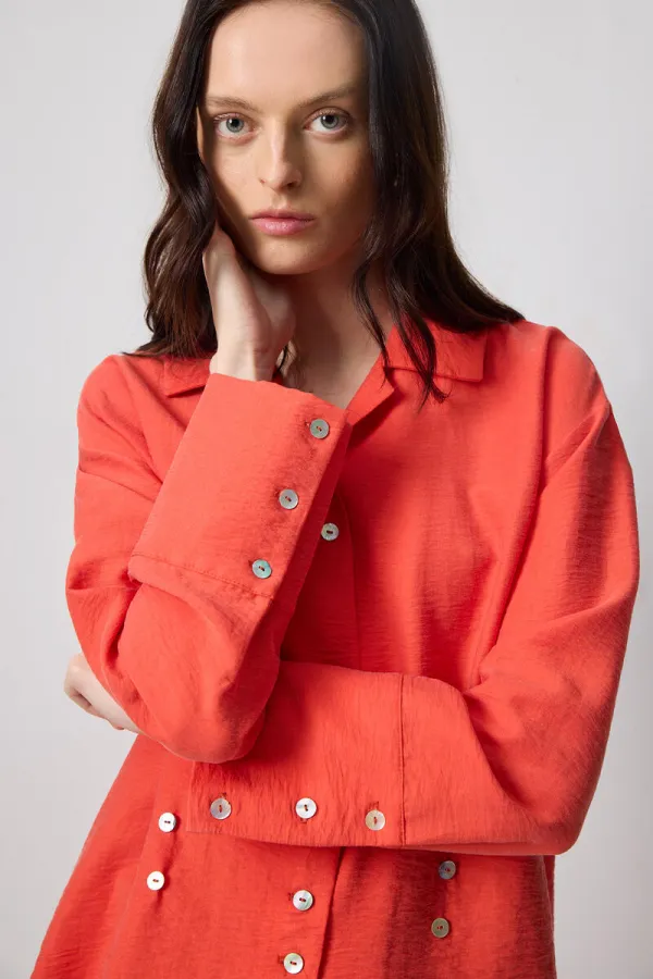 Chemise oversize boutonnée en nacre