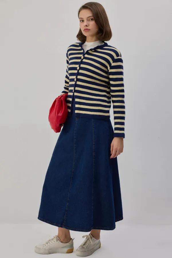 CARDIGAN COURT À BOUTONS DORÉS