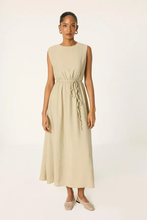 ROBE VESTE COURTE À TAILLE FRESSÉE