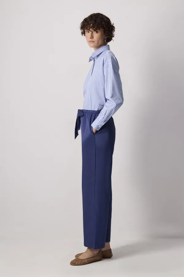 PANTALON À TAILLE ÉLASTIQUE ET JAMBES LARGES