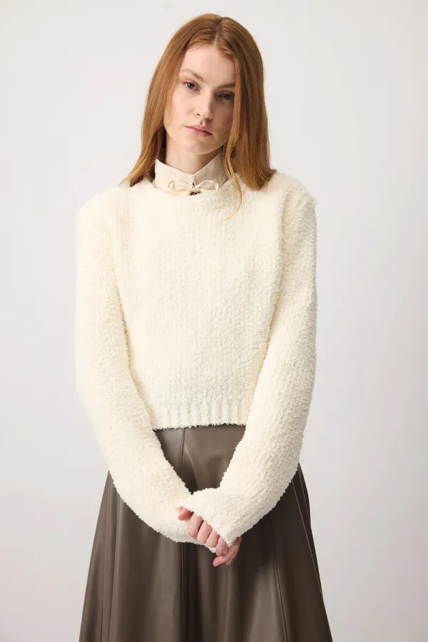 PULL COURT EN MAILLE À LA TEXTURE DOUCE