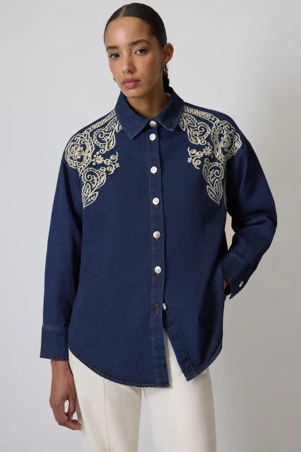 NAKIŞLI DENİM GÖMLEK