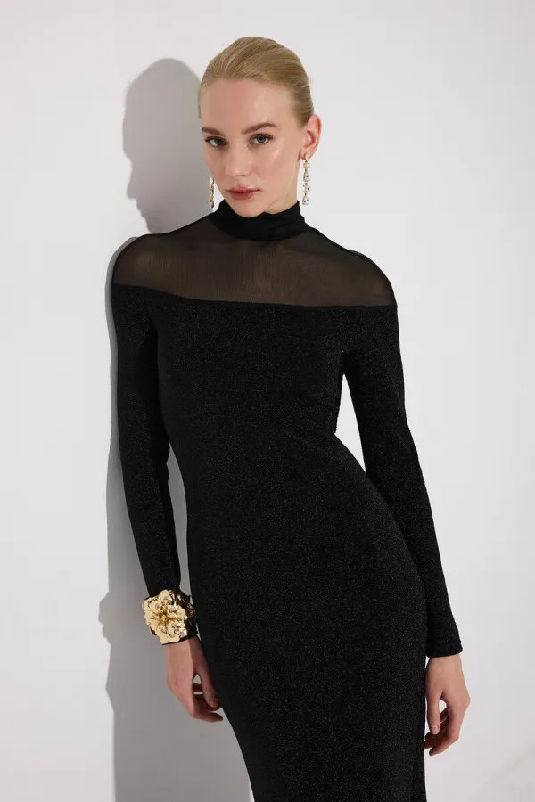 ROBE À MANCHES LONGUES AVEC DÉTAILS À PAILLETTES