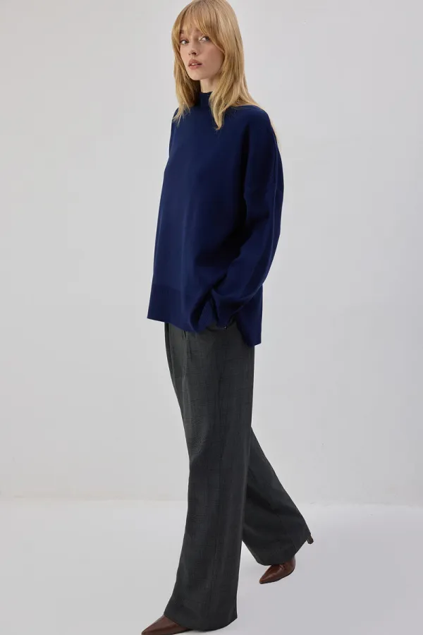 DİK YAKA BASIC TRİKO KAZAK