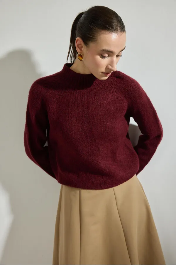 DİK YAKA KISA TRİKO KAZAK