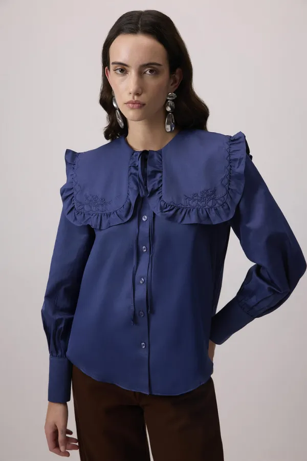 CHEMISE À COL MARIN À VOLANTS