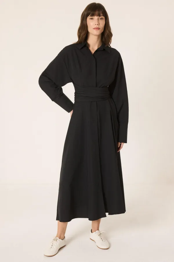 ROBE CHEMISE AVEC DÉTAIL DE CEINTURE