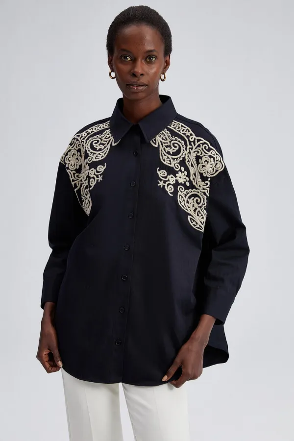 OVERSIZE SHIRT WITH EMBROIDERED FRONT