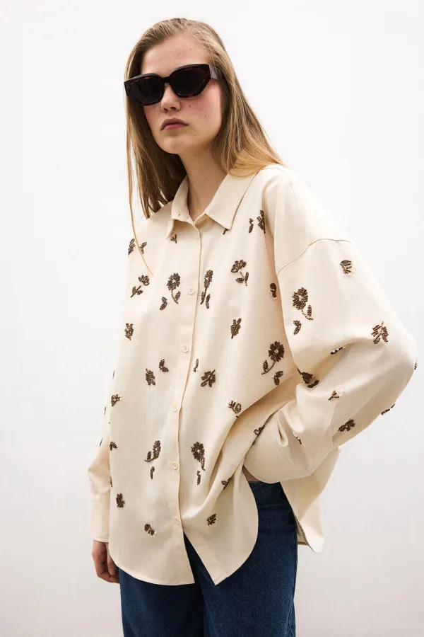 CHEMISE EN LIN BRODÉE CHEMISE EN LIN BRODÉE
