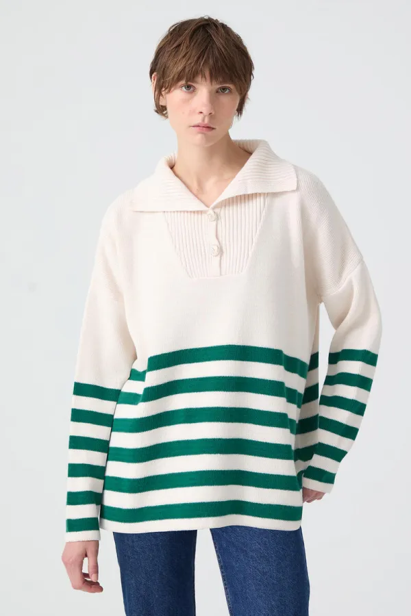 DÜĞME DETAYLI ÇİZGİLİ KAZAK