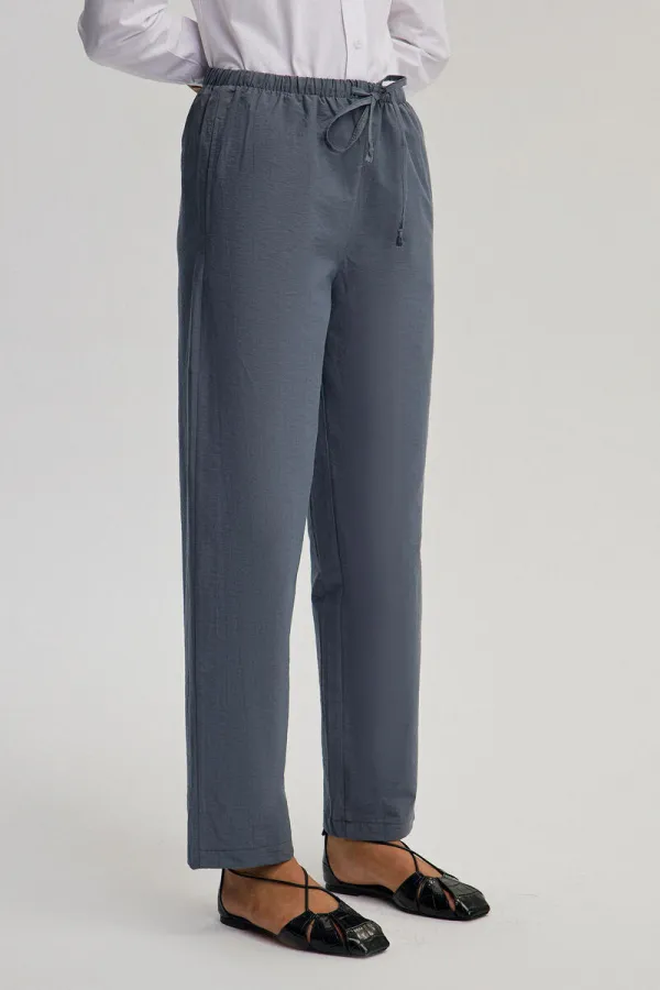 Relax fit trousers with elastic waistband Relax fit trousers with elastic waistband