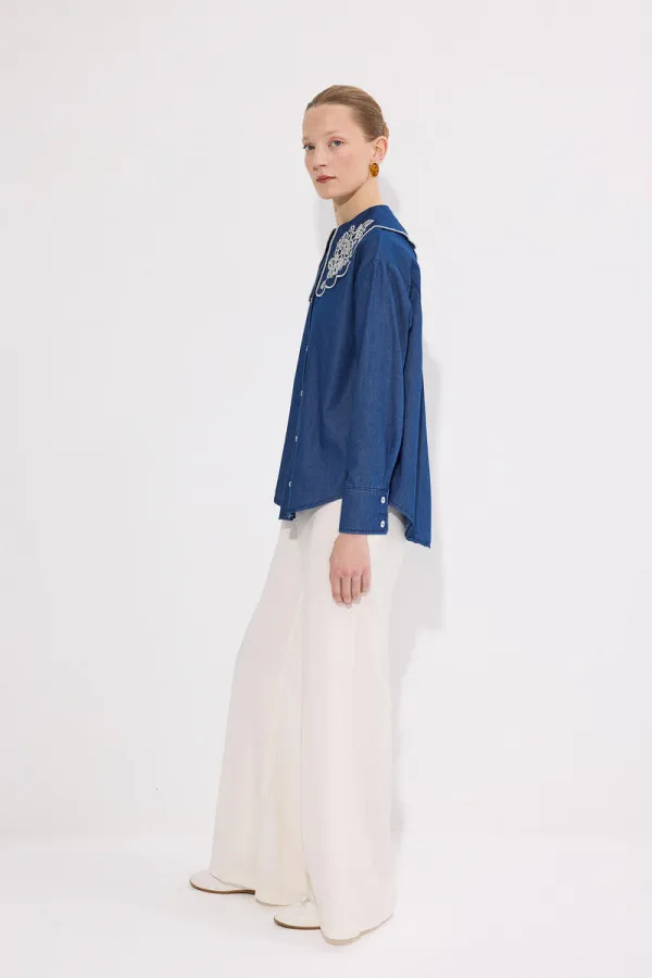CHEMISE À COL BRODÉ