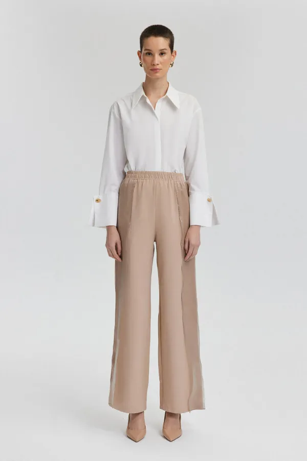 PANTALON EN LIN AVEC DÉTAILS EN ORGANZA