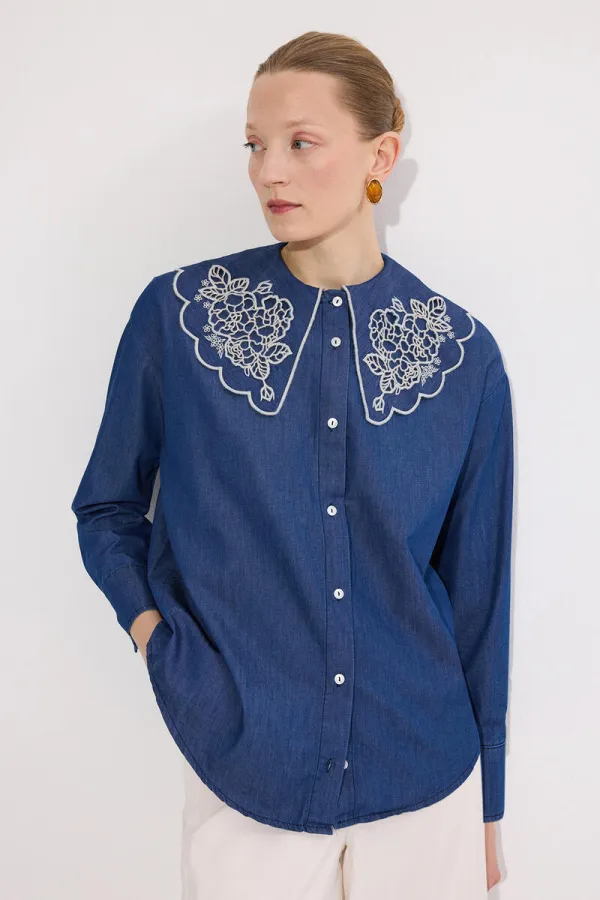 CHEMISE À COL BRODÉ