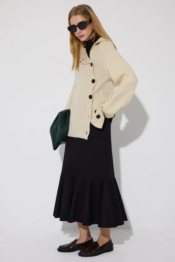 ASİMETRİK DÜĞMELİ TRİKO KAZAK