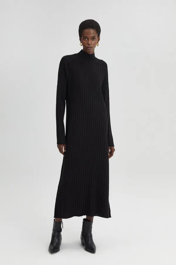 FİTİLLİ DİK YAKA TRİKO ELBİSE