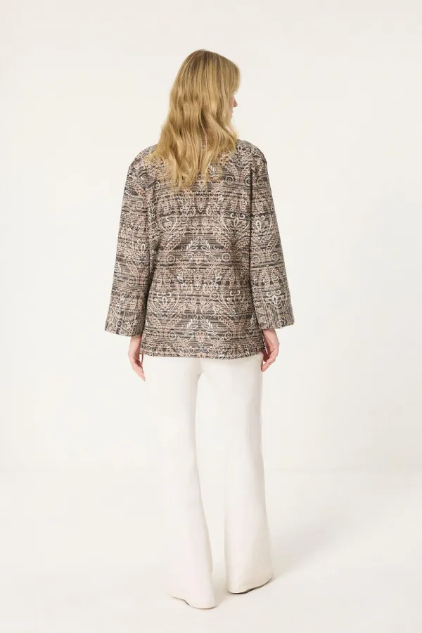 CHEMISE À MOTIFS ETHNIQUES