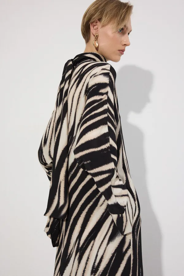 ROBE À MOTIFS ABSTRAITS