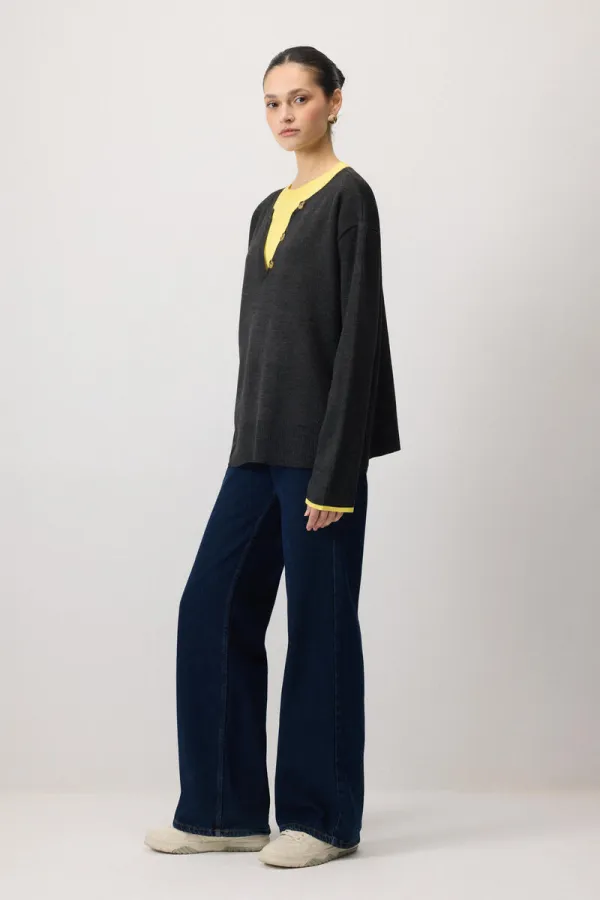 KONTRAST YAKA TRİKO KAZAK