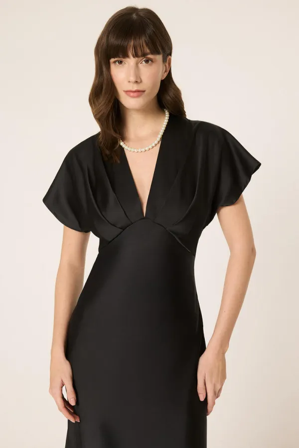 robe en satin à col en V