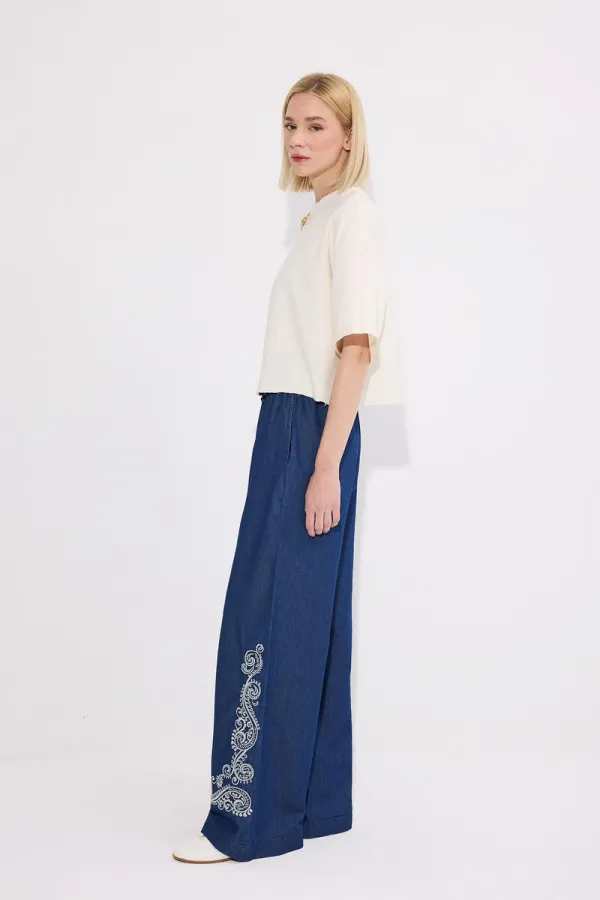 BELİ LASTİKLİ NAKIŞLI PANTOLON