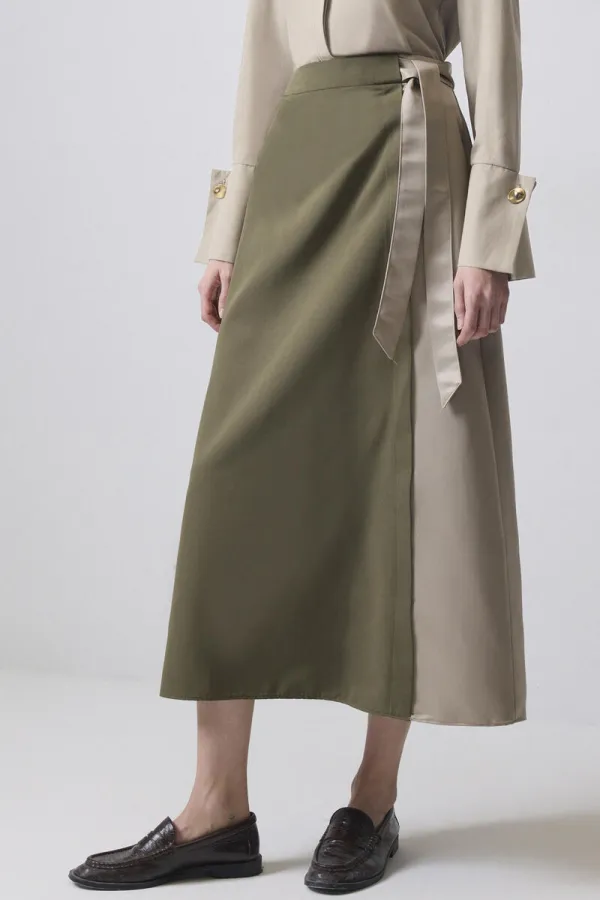 CONTRASTING COLORED SKIRT CONTRASTING COLORED SKIRT