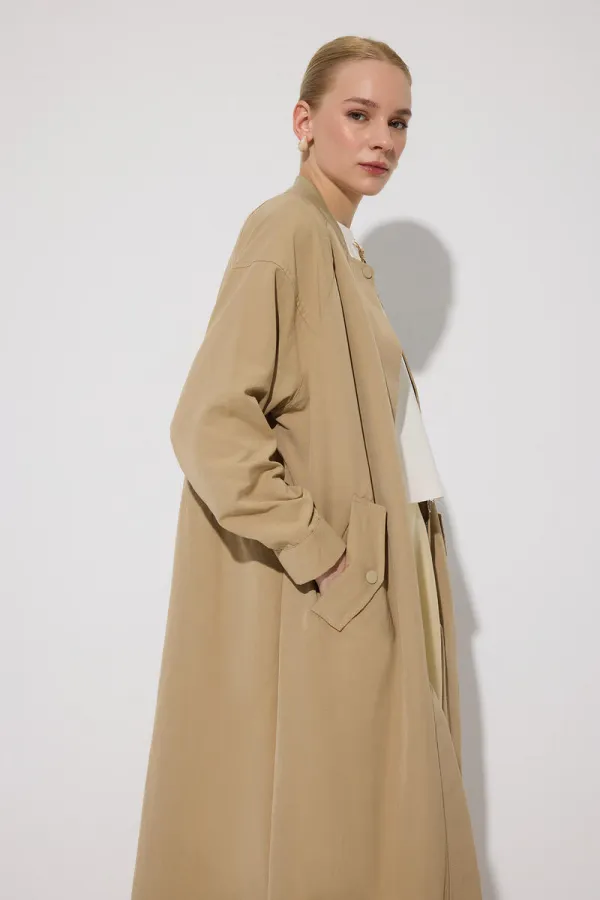 Maxi-size trench coat