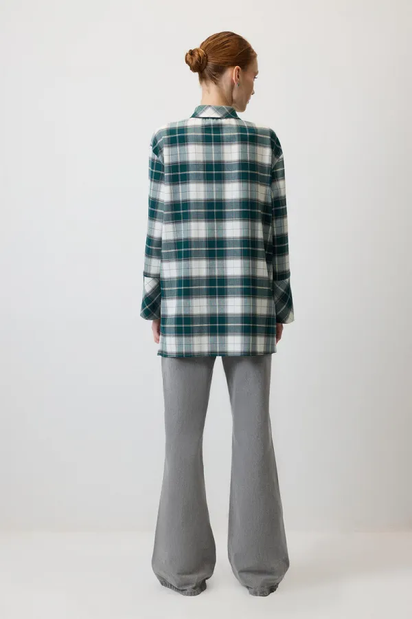 GENİŞ MANŞETLİ EKOSELİ GÖMLEK