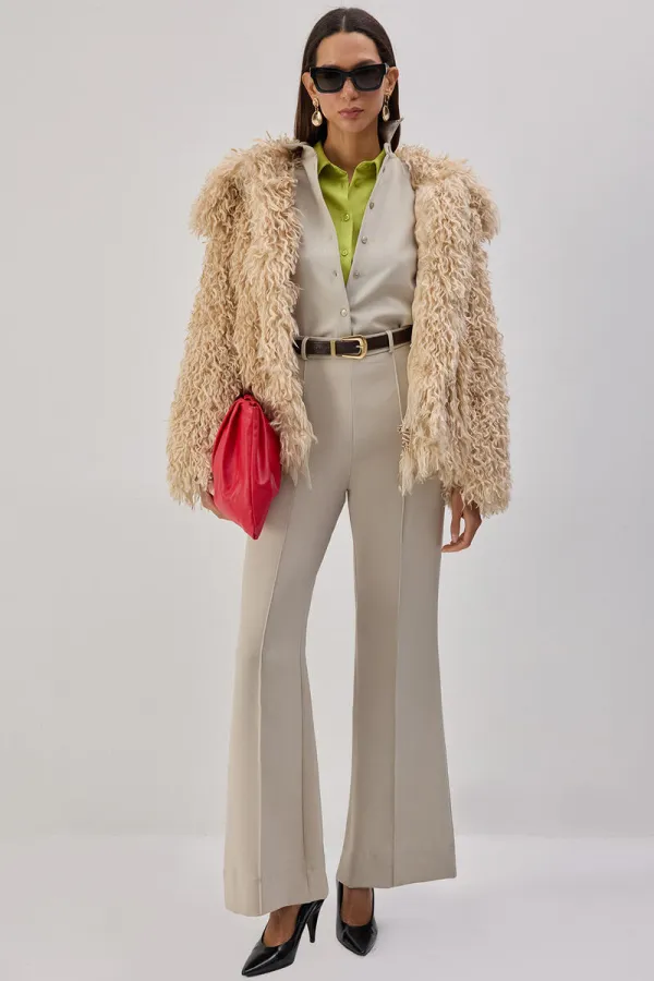 MANTEAU EN FAUSSE FOURRURE