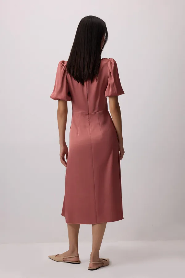 SHORT-SLEEVED DRESS WITH GATHERED SHOULDER