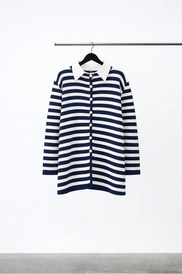 CARDIGAN LONG À BOUTONS DORÉS