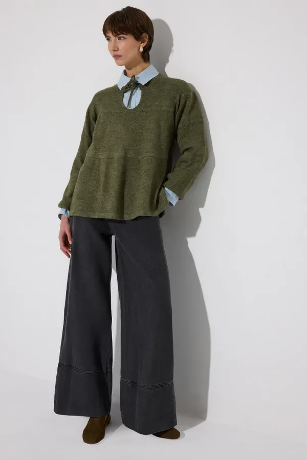 ÖNDEN BAĞLAMALI TRİKO KAZAK