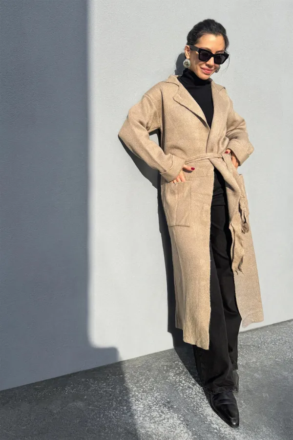 CARDIGAN LONG EN MAILLE AVEC CEINTURE À LA TAILLE